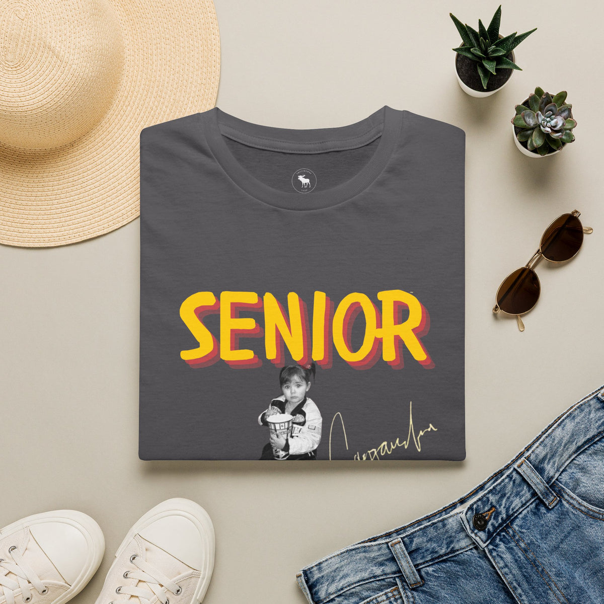 Senior 2027 T-Shirt — Retro Bold Graduation Tee
