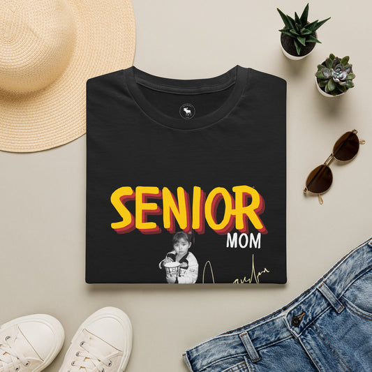 Mom of Senior 2027 T-Shirt — Retro Bold Graduation Tee